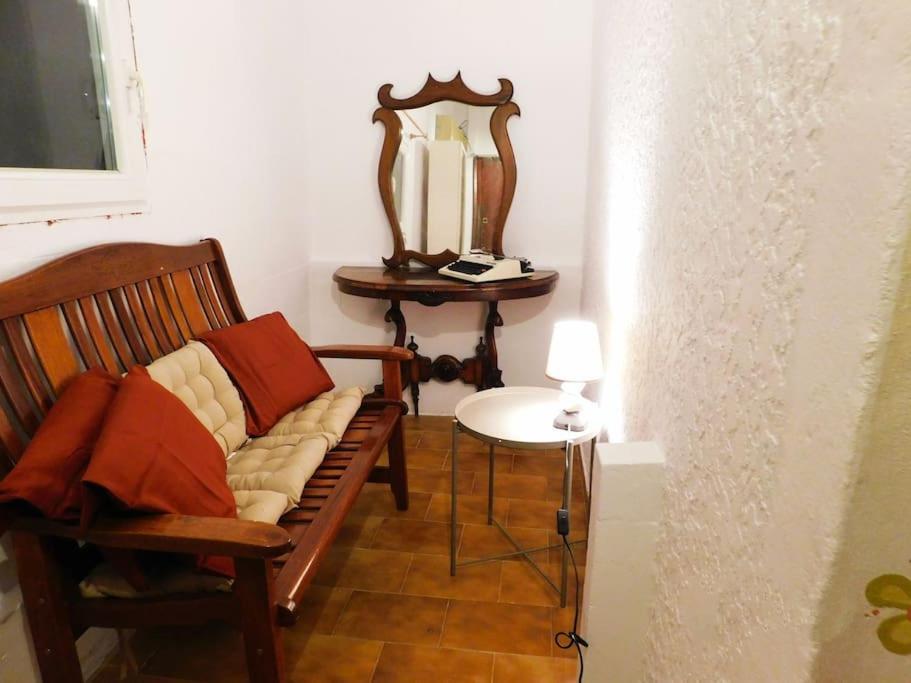 Marco Polo'S Mooring Cozy Navy House Apartment Анависос Екстериор снимка