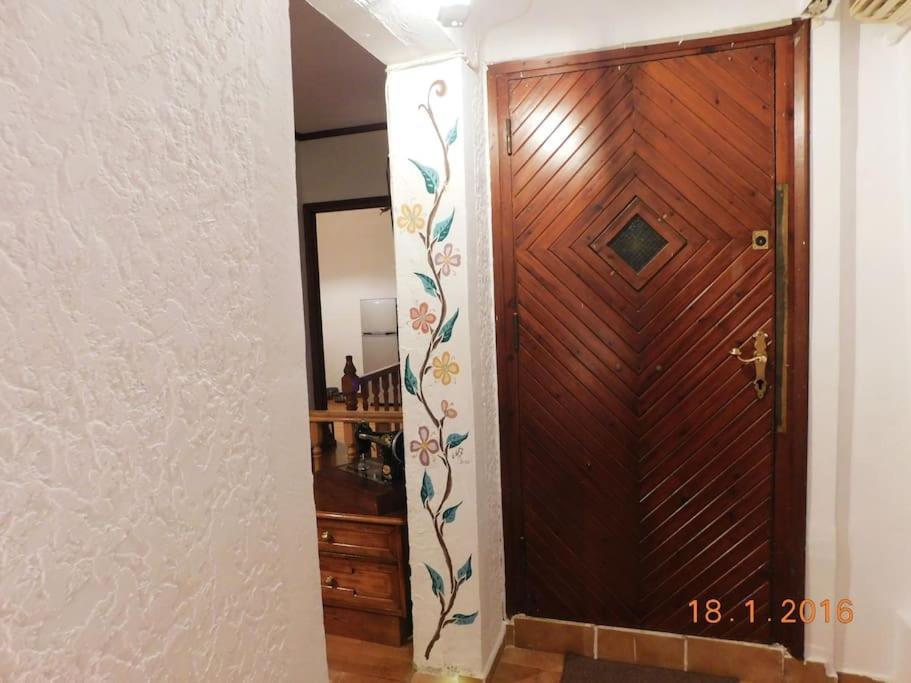 Marco Polo'S Mooring Cozy Navy House Apartment Анависос Екстериор снимка
