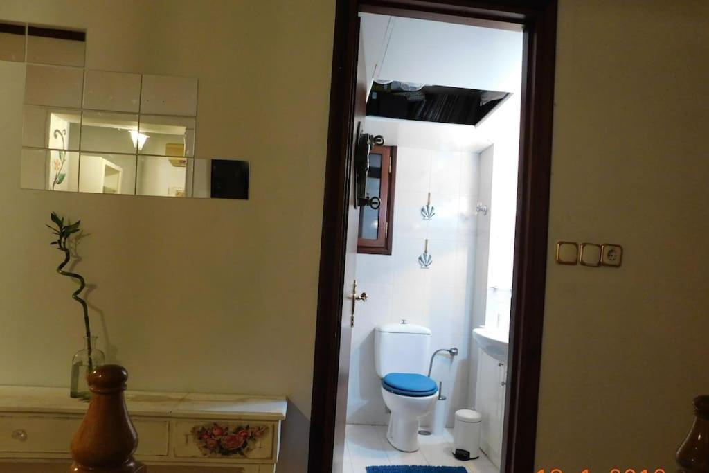 Marco Polo'S Mooring Cozy Navy House Apartment Анависос Екстериор снимка
