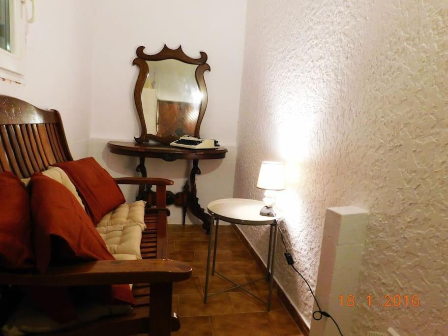 Marco Polo'S Mooring Cozy Navy House Apartment Анависос Екстериор снимка