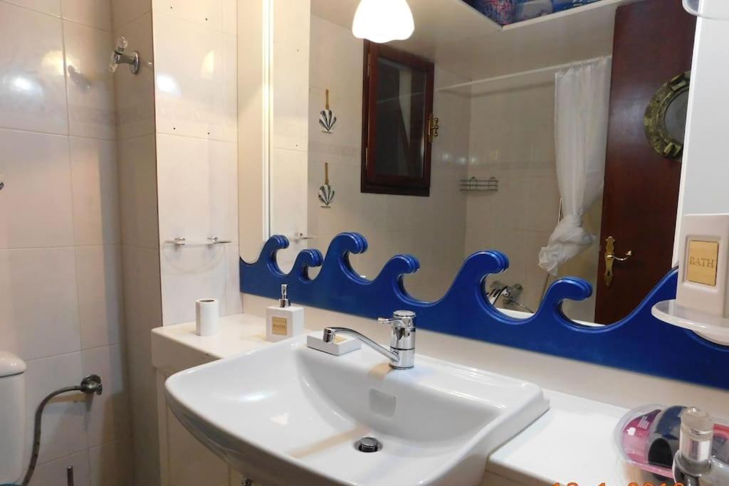 Marco Polo'S Mooring Cozy Navy House Apartment Анависос Екстериор снимка