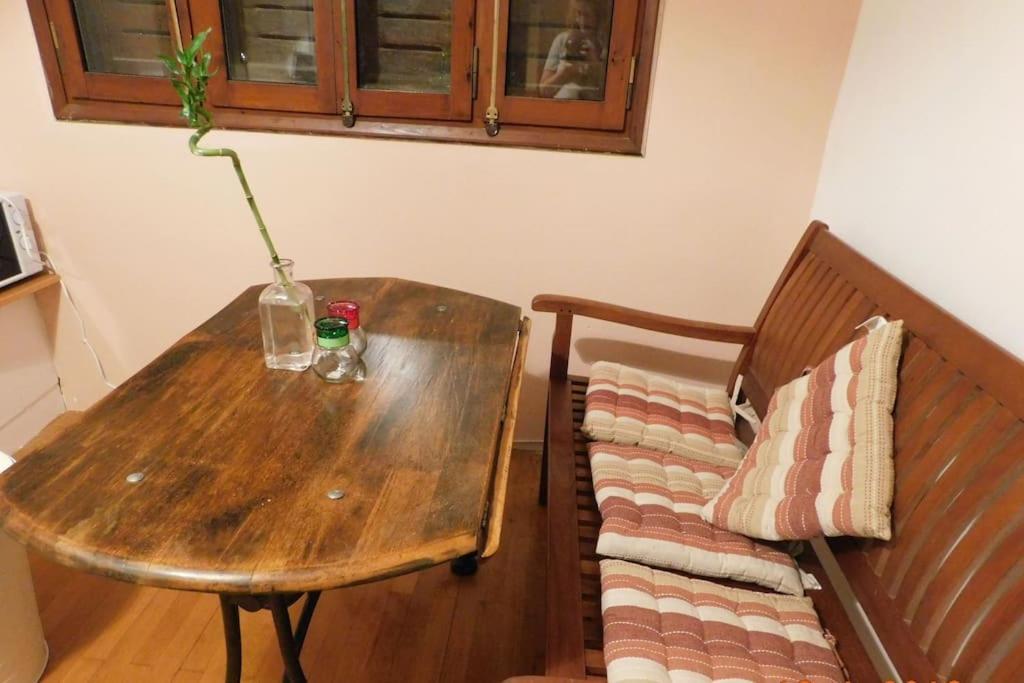 Marco Polo'S Mooring Cozy Navy House Apartment Анависос Екстериор снимка