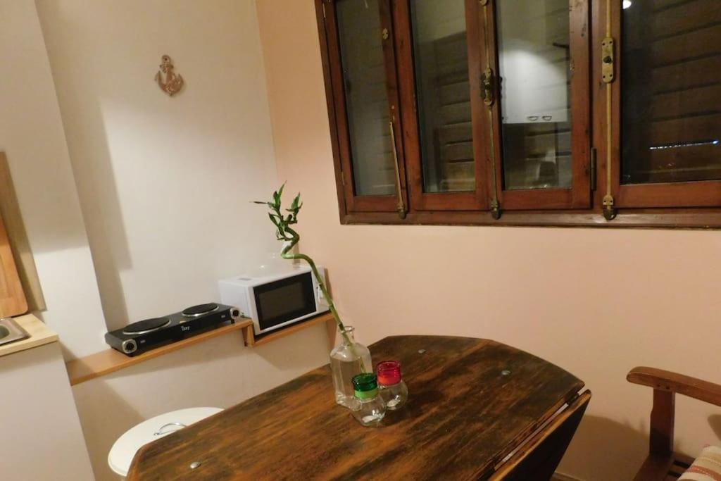 Marco Polo'S Mooring Cozy Navy House Apartment Анависос Екстериор снимка